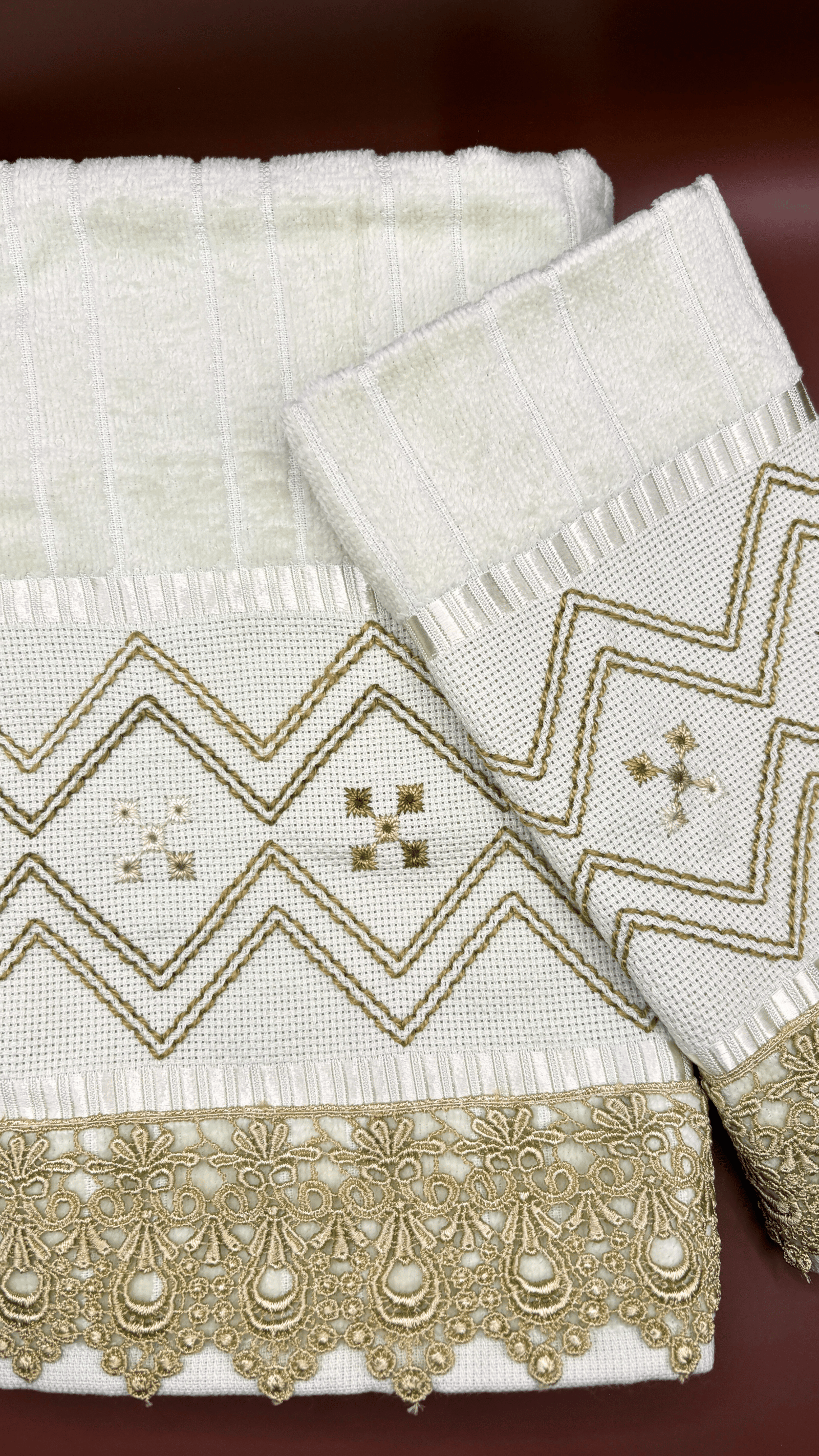 0003 - Amarilis - Bordado 3 em baixa.png